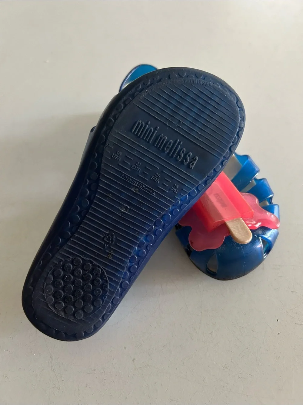 Mini Melissa Aranha VIII Jelly Sandals | blue with pink popsicle